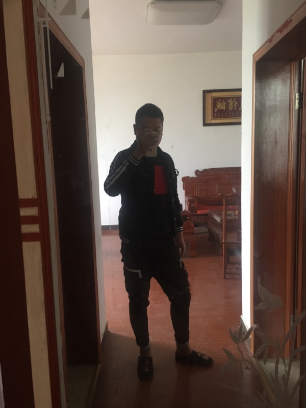 MC无所畏惧的第一张照片--峡江认干亲服务网